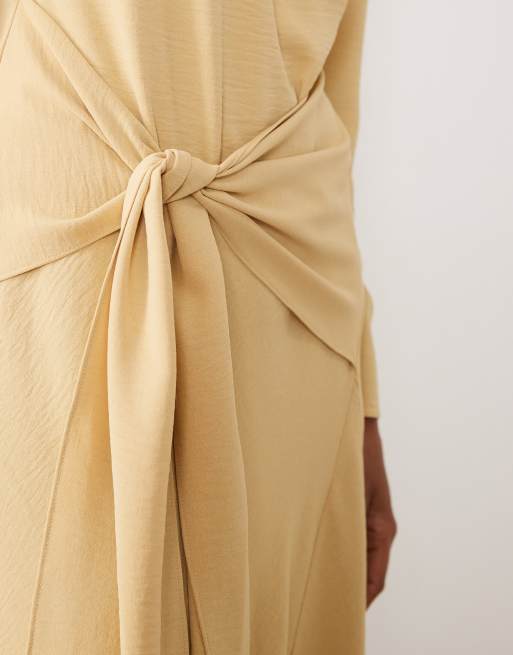 ASOS DESIGN - Robe longue à manches longues avec petits liens - Doré, 4 de 4