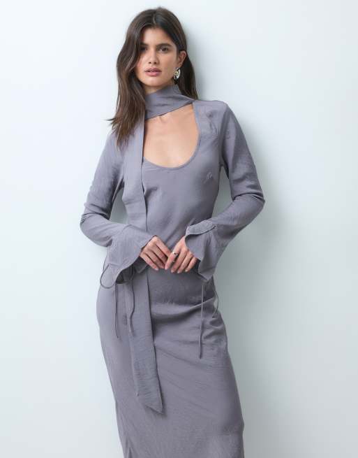 ASOS DESIGN robe longue à manches longues en tissu technique à encolure ronde avec écharpe, charbon, 4 de 4