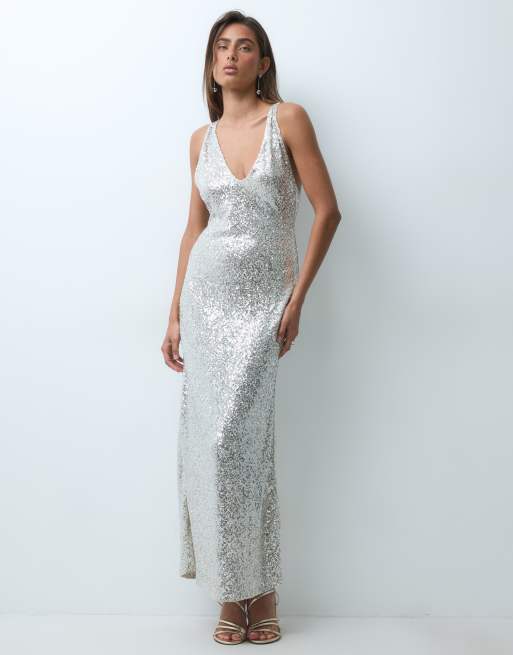 ASOS DESIGN robe longue à sequins décolletée en U argentée, 2 de 5