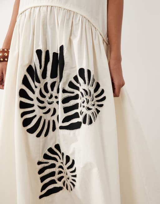 ASOS DESIGN - Robe longue à taille basse avec coquillages brodés - Neutre, 4 de 4