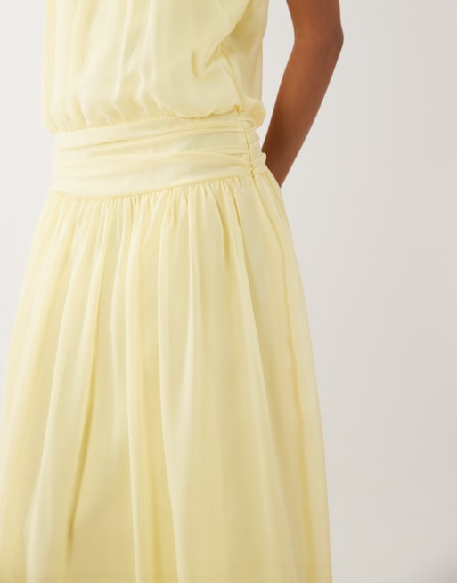 ASOS DESIGN robe longue à taille basse en mousseline couleur buttermilk, 3 de 4