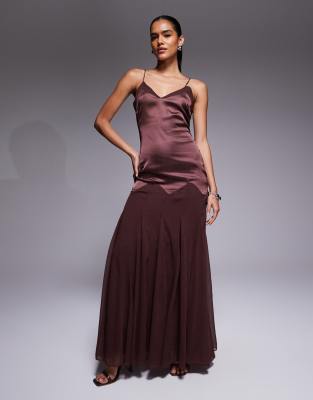 Robe longue à taille basse en satin et mousseline mélangés avec jupe ample à godets-Brown 46