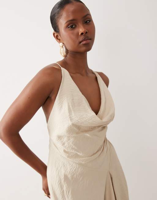 ASOS DESIGN - Robe longue asymétrique à col bénitier profond et dos ouvert - Taupe, 4 de 4
