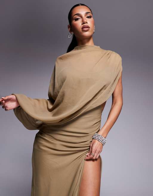 ASOS DESIGN - Robe longue asymétrique à col montant et corsage drapé avec découpe - Taupe, 2 de 4