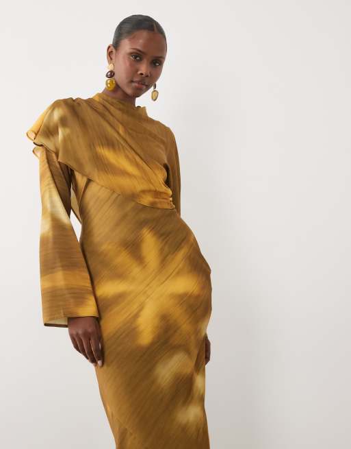 ASOS DESIGN - Robe longue asymétrique avec cape, taille froncée et imprimé fleuri flou - Ocre et marron, 2 de 4