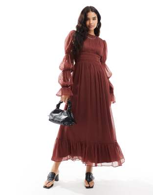ASOS DESIGN - Robe longue avec taille froncée et manches blouson à volants étagés - Bordeaux - view 1
