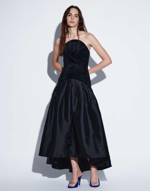ASOS DESIGN robe longue bandeau en velours thermocollé avec jupe ample en satin noire, 4 de 4