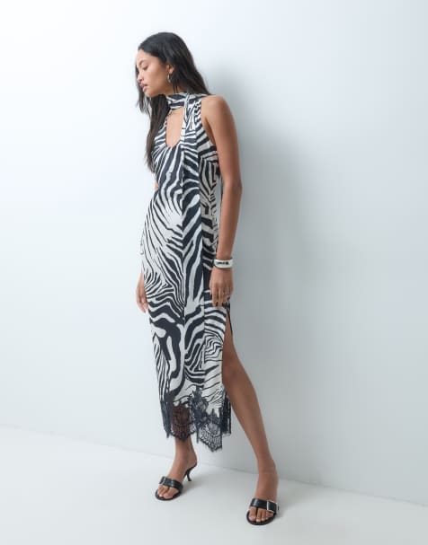 ASOS DESIGN robe longue colonne en satin à encolure ronde avec ourlet en dentelle et écharpe imprimé zébré - view 1