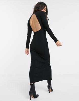 robe noir ouverte dans le dos