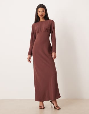 Robe longue coupée en biais avec détail sur le buste - Bordeaux-Rouge 44