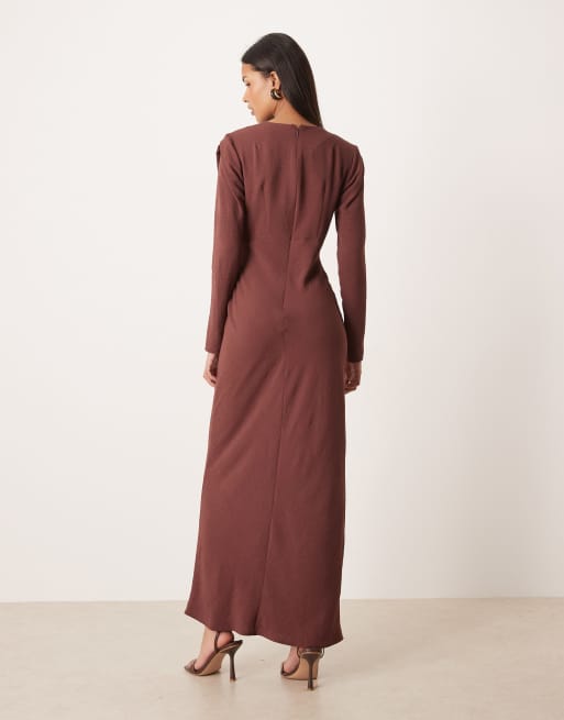 ASOS DESIGN - Robe longue coupée en biais avec détail sur le buste - Bordeaux, 3 de 4