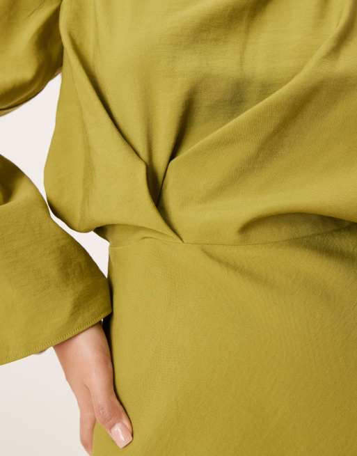 ASOS DESIGN - Robe longue coupée en biais avec manches longues et taille pincée - Vert olive, 2 de 4