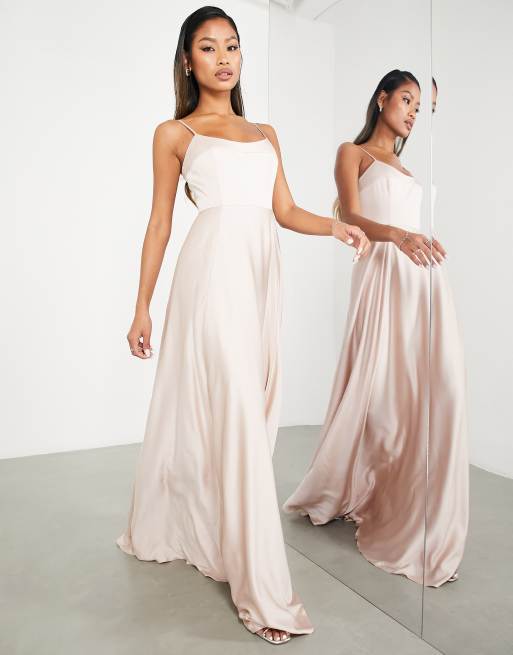 ASOS DESIGN Robe longue de demoiselle d honneur en satin avec bretelles fines et jupe fluide Blush