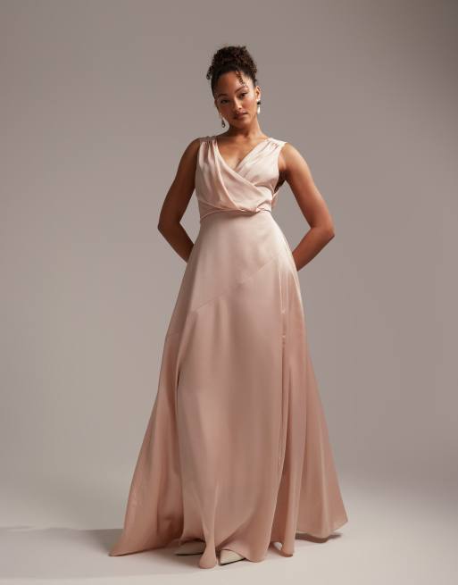 ASOS DESIGN Robe longue de demoiselle d honneur en satin avec corsage effet croise Blush