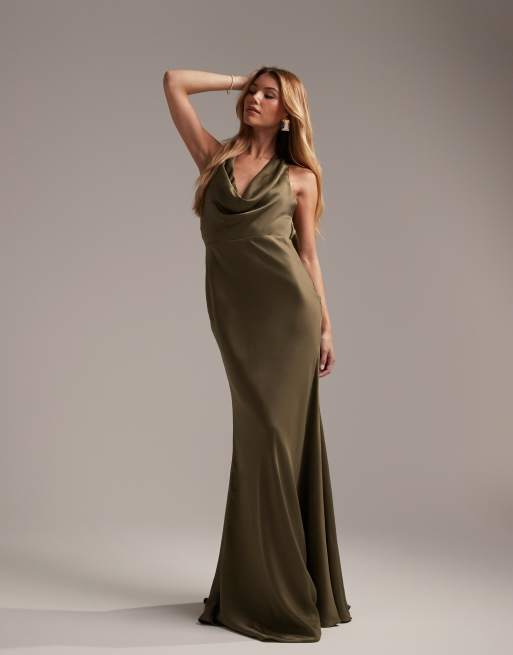 ASOS DESIGN Robe longue de demoiselle d honneur en satin avec encolure am ricaine fa on b nitier Vert olive