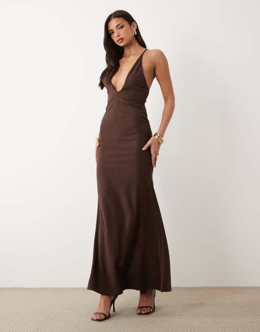ASOS DESIGN - Robe longue dos nu en crêpe à lanières dans le dos - Chocolat, 4 de 4