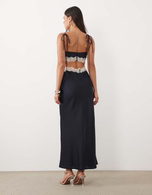 ASOS DESIGN robe longue en biais à découpes avec finition dentelle bleu marine, 4 de 4