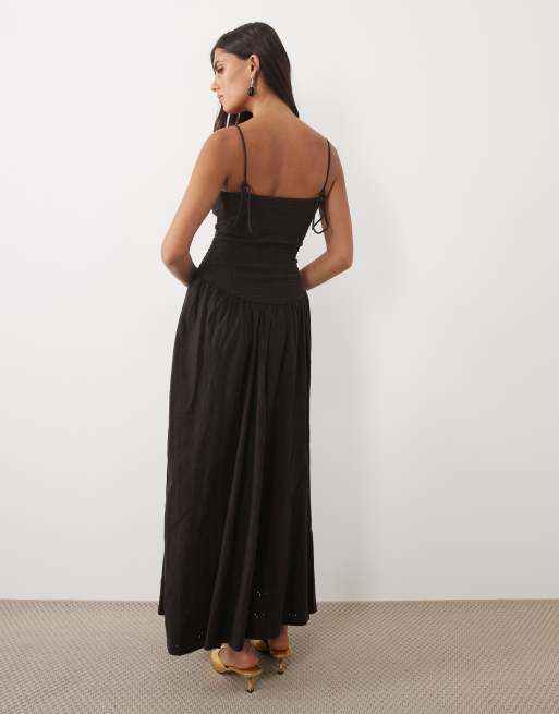ASOS DESIGN - Robe longue en broderie anglaise avec corsage froncé - Chocolat, 4 de 4
