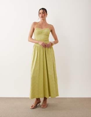 Robe longue en broderie anglaise avec corsage froncé - Vert clair 46