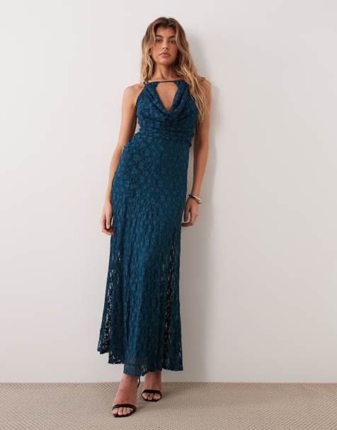 ASOS DESIGN robe longue en dentelle à col bénitier plongeant, avec empiècements contrastants, bleue - view 1
