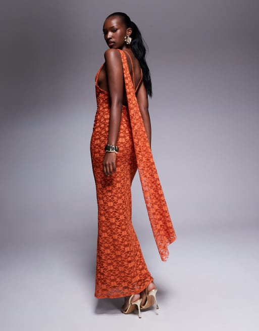 ASOS DESIGN - Robe longue en dentelle avec décolleté plongeant et détail drapé - Rouge, 2 de 4