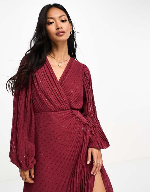 ASOS DESIGN Robe longue en mousseline plissee avec boutonnage Bordeaux metallise