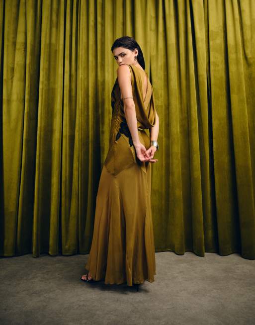 ASOS DESIGN - Robe longue en satin à appliqués en dentelle, dos drapé et ourlet à godets - Cannelle, 4 de 4