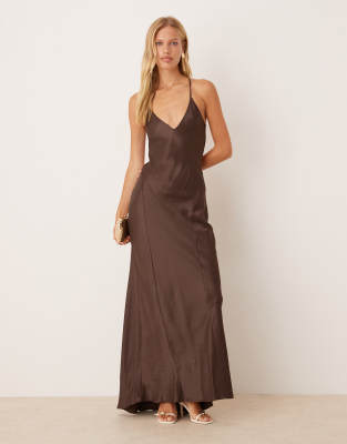 ASOS DESIGN - Robe longue en satin à coutures apparentes - Chocolat-Marron
