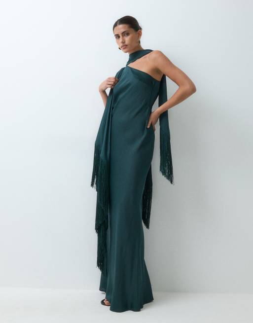 ASOS DESIGN robe longue en satin à épaules dénudées et à franges avec écharpe, vert foncé, 5 de 5