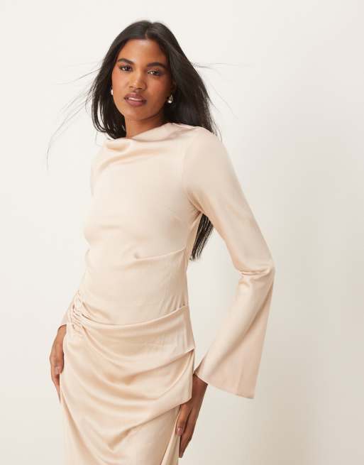 ASOS DESIGN - Robe longue en satin à manches longues et patte froncée - Huître, 2 de 4