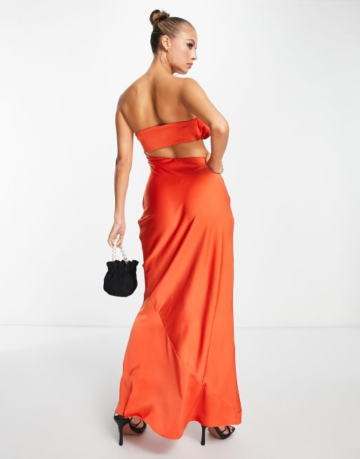 ASOS DESIGN - Robe longue en satin avec découpe asymétrique et buste froncé - Orange vif, 3 de 4