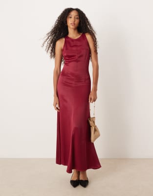 ASOS DESIGN - Robe longue en satin avec dos nageur - Rouge