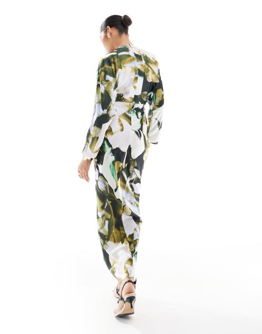 ASOS DESIGN - Robe longue en satin avec manches chauve-souris et imprimé fleurs
