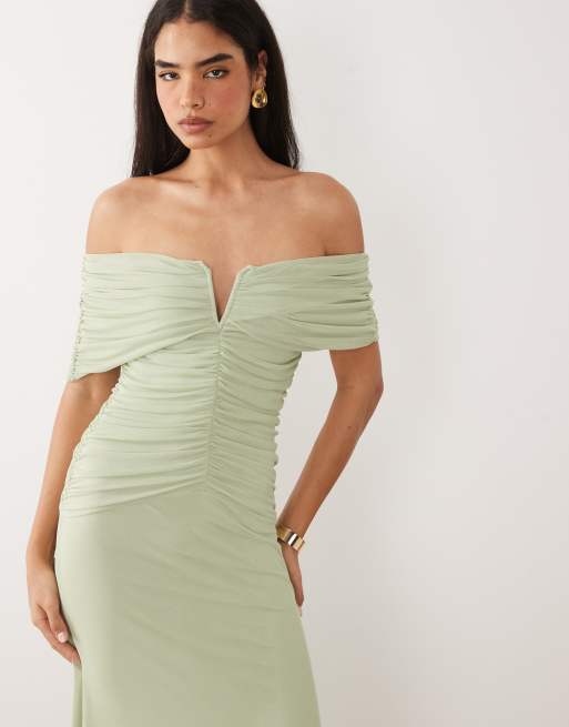 ASOS DESIGN - Robe longue en tulle à épaules dénudées effet cape - Vert sauge, 3 de 4