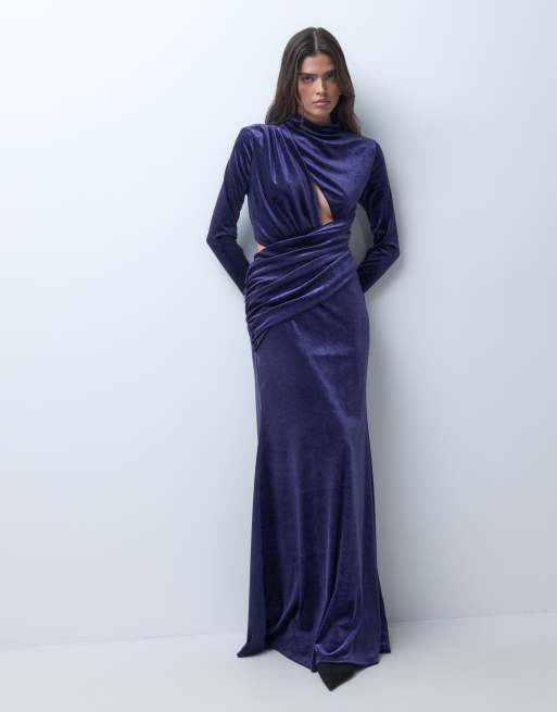 ASOS DESIGN robe longue en velours à manches longues avec large ouverture goutte et découpes bleu marine, 2 de 5