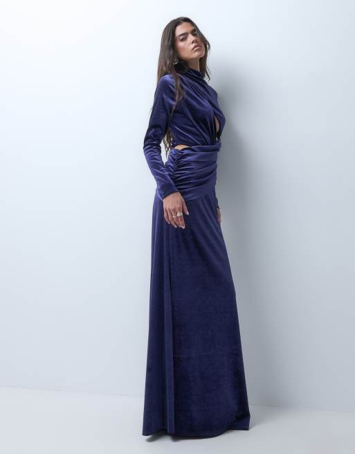 ASOS DESIGN robe longue en velours à manches longues avec large ouverture goutte et découpes bleu marine, 5 de 5