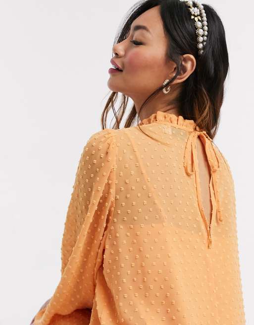 ASOS DESIGN - Robe longue étagée à col montant motif plumetis - Moutarde, 3 de 4
