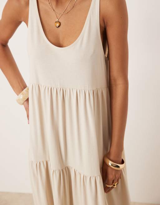 ASOS DESIGN - Robe longue évasée à volants étagés et encolure dégagée - Crème, 3 de 4
