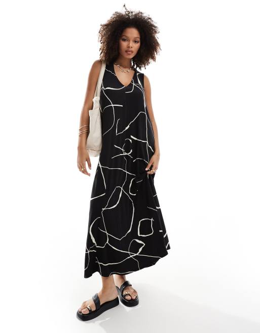 ASOS DESIGN - Robe longue évasée sans manches avec anneau en D au dos - Noir imprimé, 4 de 4