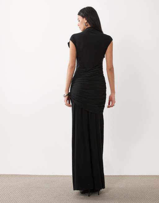 ASOS DESIGN robe longue froncée à manches courtes en noir, 4 de 4