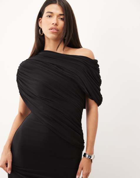 ASOS DESIGN robe longue noire à épaules dénudées, effet portefeuille, détail corsage et traîne - view 1