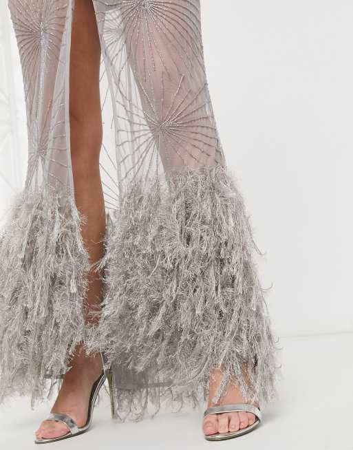 ASOS DESIGN - Robe longue ornée avec ourlet à plumes, 3 de 4