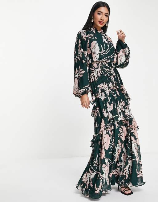 ASOS DESIGN - Robe longue plissée à col montant avec jupe à volants étagés et imprimé fleuri - Rose