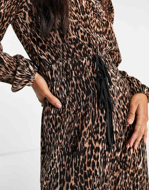 ASOS DESIGN - Robe longue plissée à imprimé animal avec détail à la taille - Marron, 3 de 4