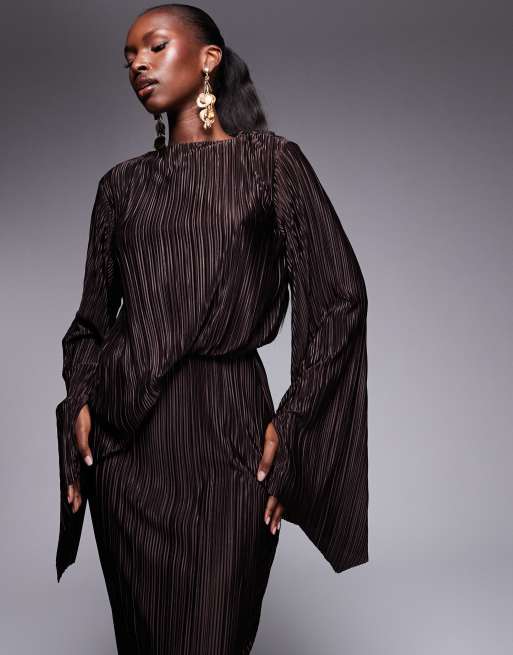 ASOS DESIGN - Robe longue plissée à manches plissées style cape - Chocolat, 4 de 4