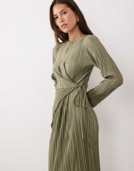 ASOS DESIGN - Robe longue plissée coupe portefeuille nouée à la taille à manches longues - Kaki, 2 de 4