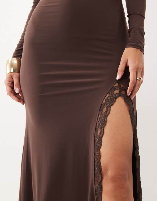 ASOS DESIGN robe longue près du corps à col montant avec bordure en dentelle et dos nu en chocolat, 3 de 4