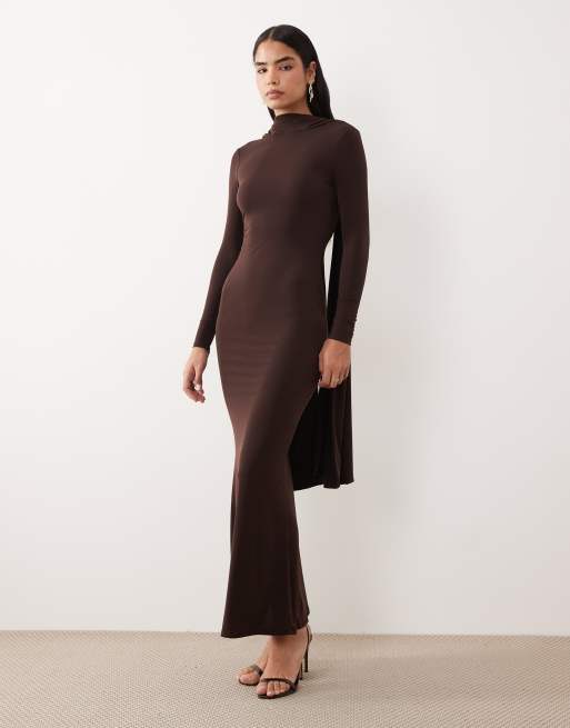 ASOS DESIGN - Robe longue près du corps à manches longues avec détail cape oversize - Chocolat, 2 de 4