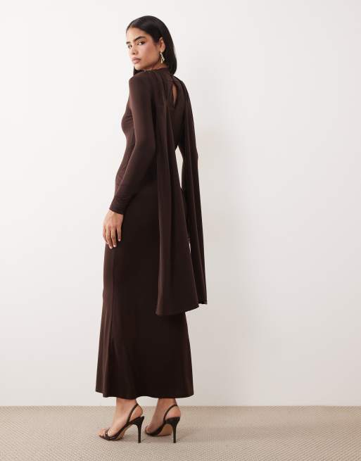 ASOS DESIGN - Robe longue près du corps à manches longues avec détail cape oversize - Chocolat, 3 de 4