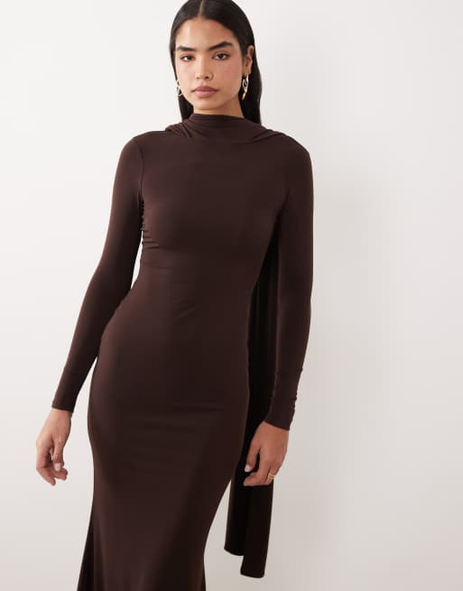 ASOS DESIGN - Robe longue près du corps à manches longues avec détail cape oversize - Chocolat, 4 de 4